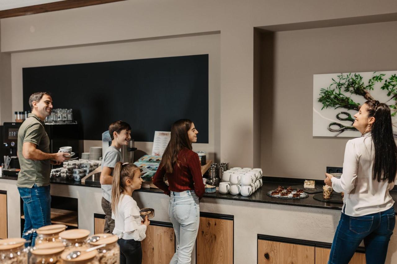 Hofgut Apartment & Lifestyle Resort Wagrain Bagian luar foto