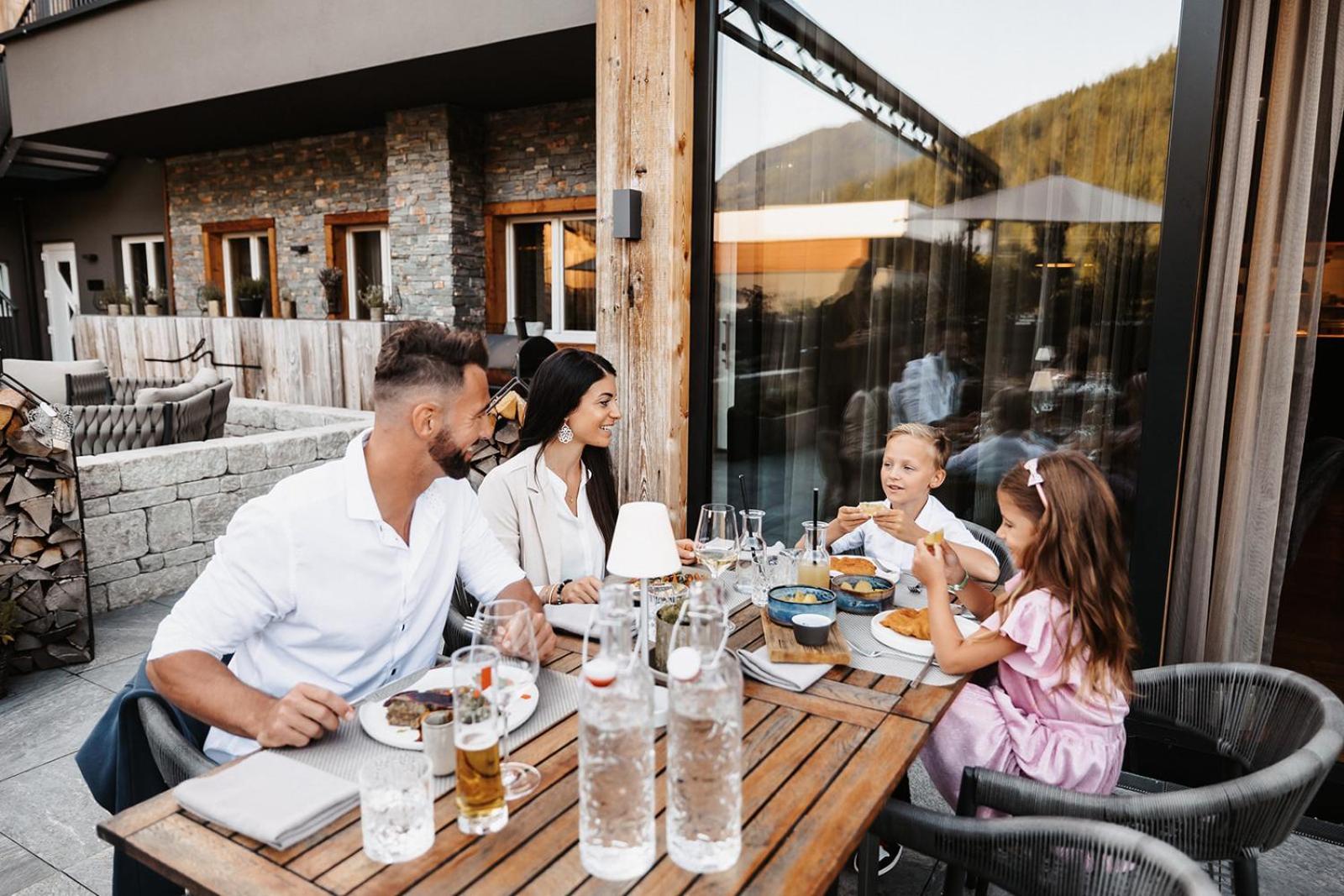 Hofgut Apartment & Lifestyle Resort Wagrain Bagian luar foto