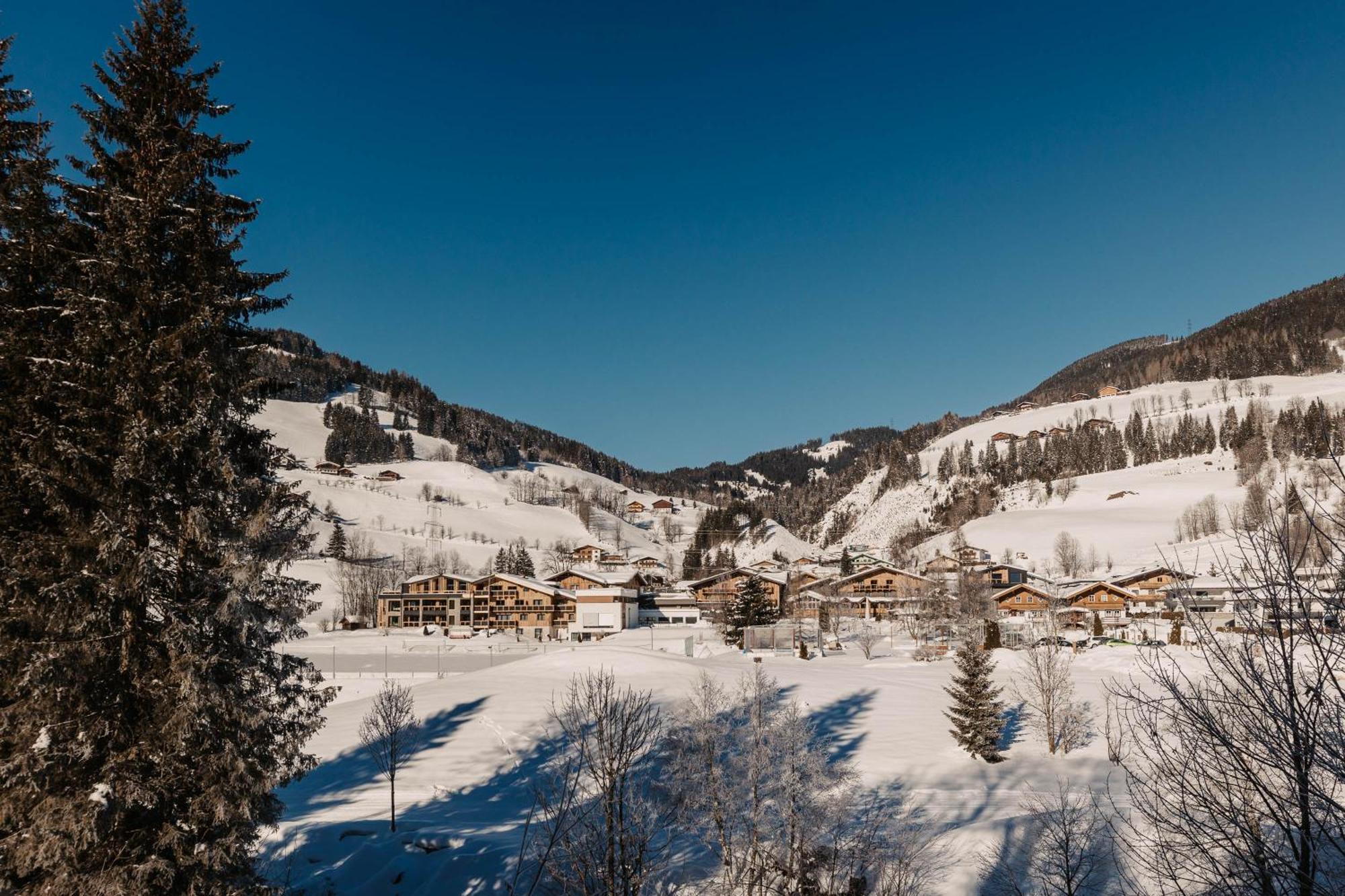 Hofgut Apartment & Lifestyle Resort Wagrain Bagian luar foto
